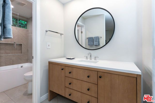 14101 Dickens Street 8, Los Angeles, CA 91423