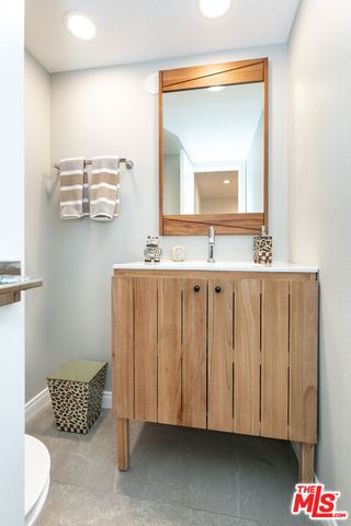 14101 Dickens Street 8, Los Angeles, CA 91423
