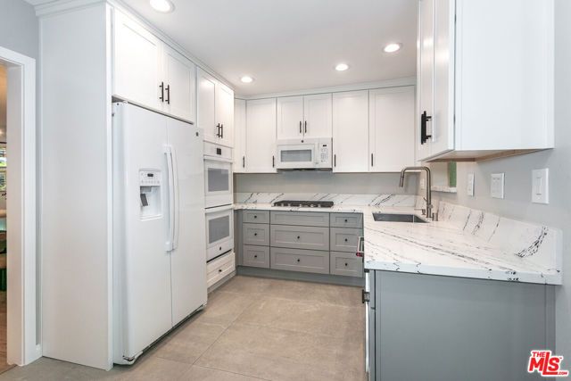 14101 Dickens Street 8, Los Angeles, CA 91423