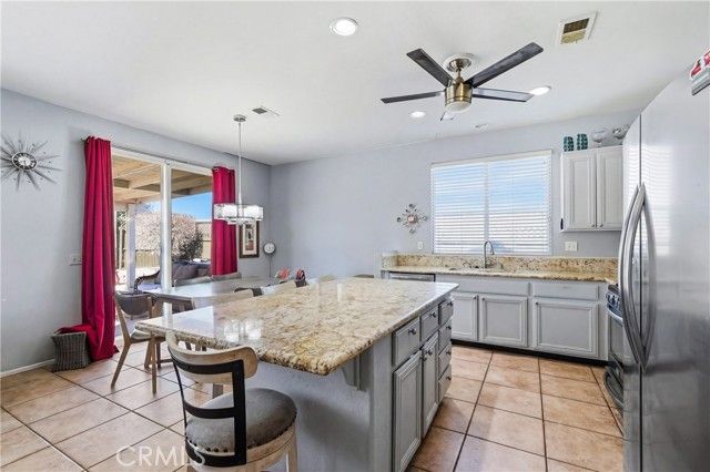 15576 War Arrow, Victorville, CA 92394