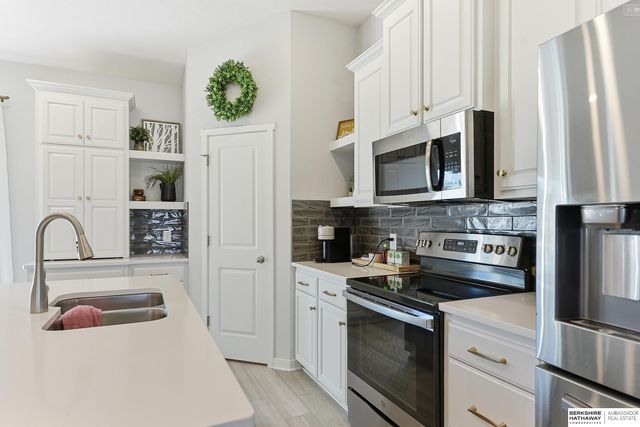 452 Eastwood Drive, Louisville, NE 68037