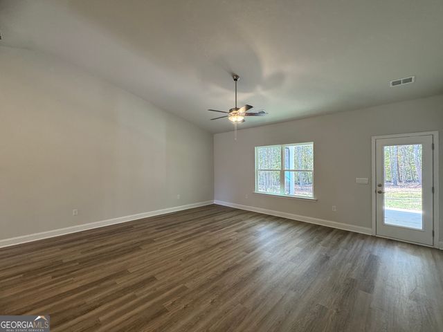 562 Walnut Creek Parkway, Pendergrass, GA 30567