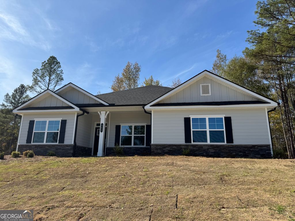 562 Walnut Creek Parkway, Pendergrass, GA 30567