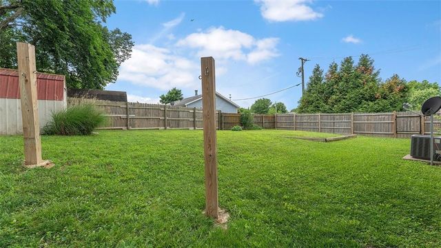 1456 Love Lane, Gentry, AR 72734