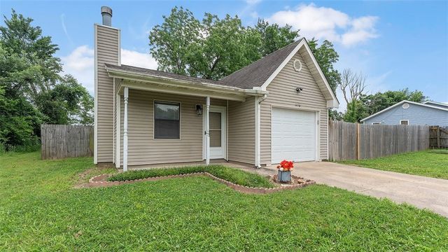1456 Love Lane, Gentry, AR 72734