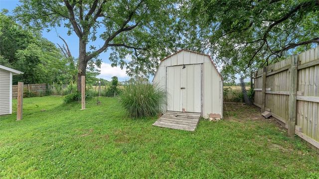 1456 Love Lane, Gentry, AR 72734