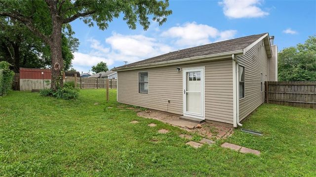 1456 Love Lane, Gentry, AR 72734
