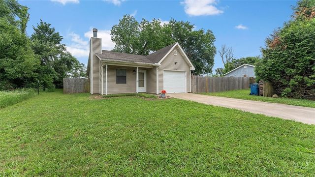 1456 Love Lane, Gentry, AR 72734