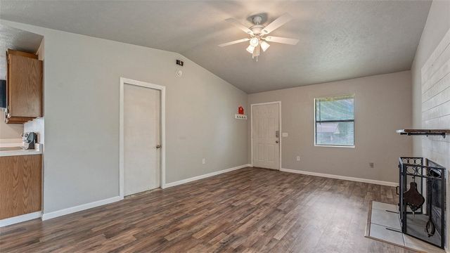 1456 Love Lane, Gentry, AR 72734