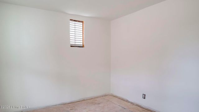 3318 Van Winkle Dr, Louisville, KY 40216