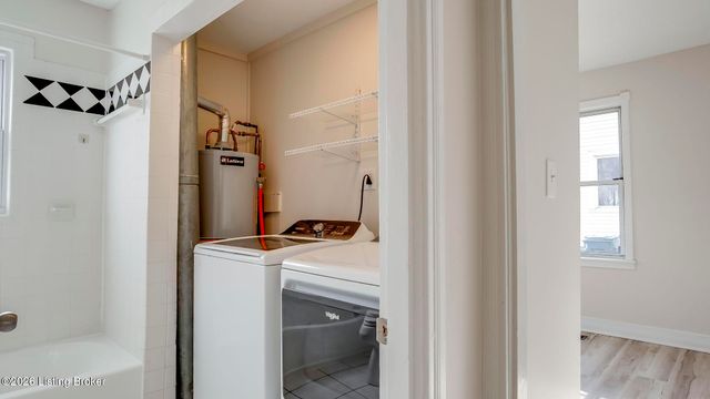 3318 Van Winkle Dr, Louisville, KY 40216