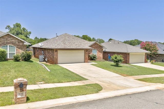 121 Tecumseh Meadows Drive, Norman, OK 73069
