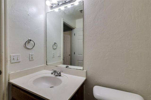 121 Tecumseh Meadows Drive, Norman, OK 73069