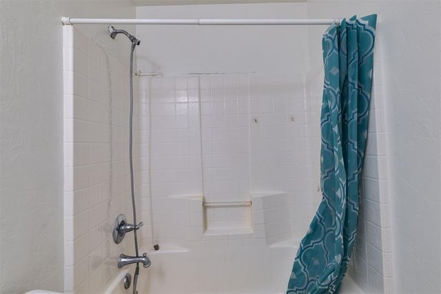121 Tecumseh Meadows Drive, Norman, OK 73069