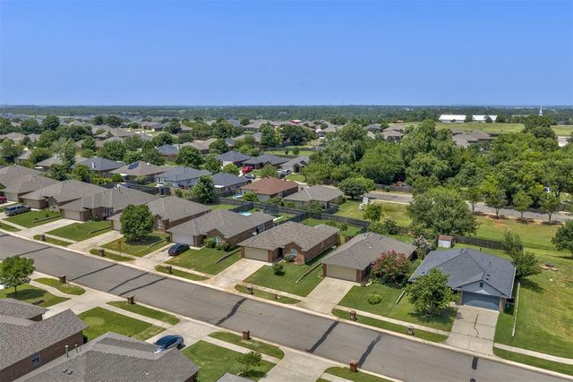 121 Tecumseh Meadows Drive, Norman, OK 73069