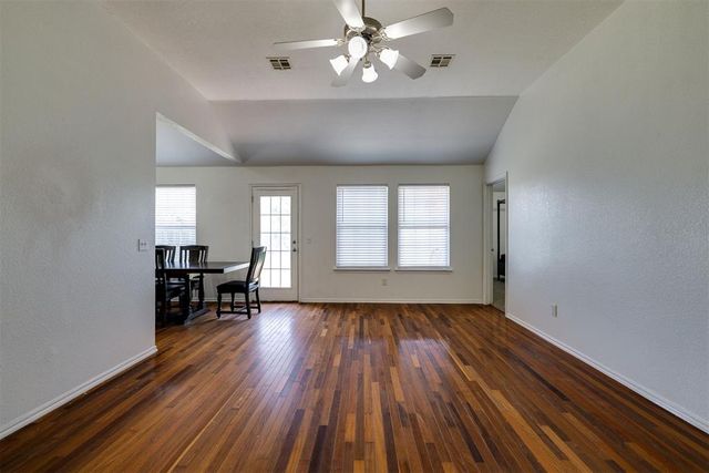 121 Tecumseh Meadows Drive, Norman, OK 73069