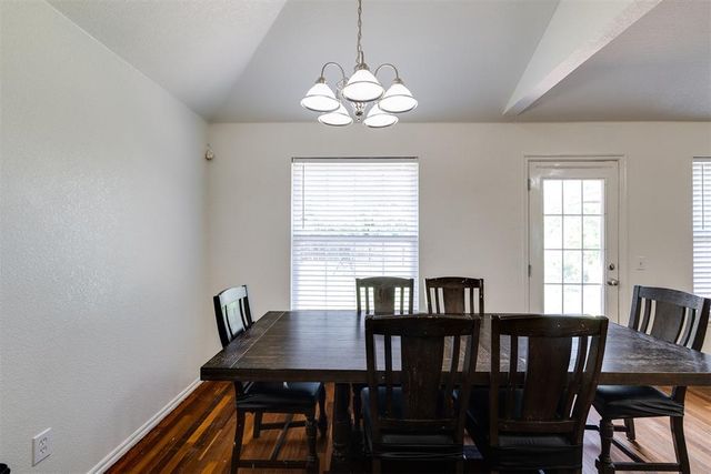 121 Tecumseh Meadows Drive, Norman, OK 73069