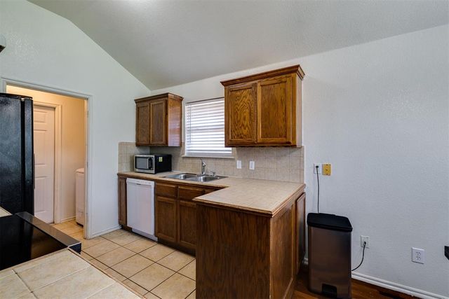 121 Tecumseh Meadows Drive, Norman, OK 73069