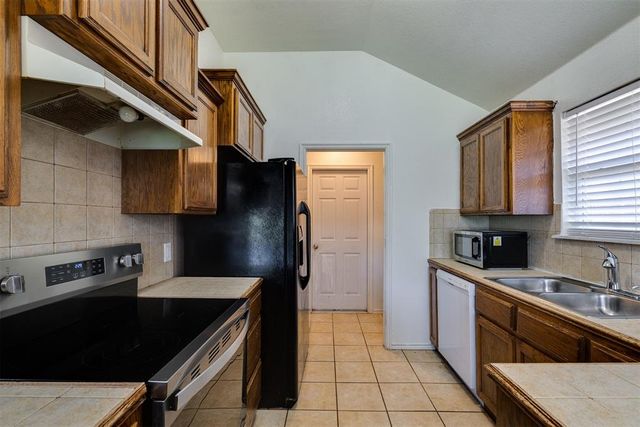 121 Tecumseh Meadows Drive, Norman, OK 73069