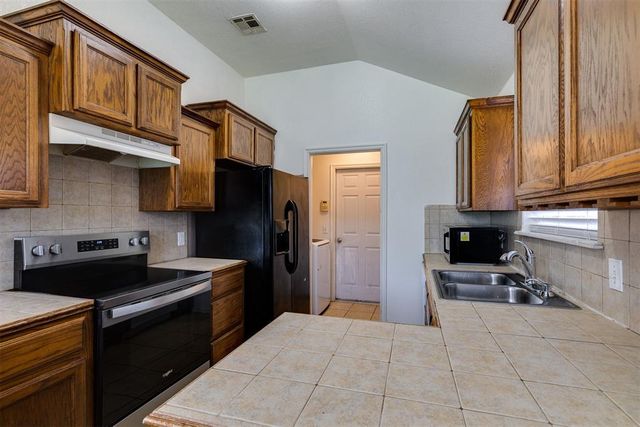 121 Tecumseh Meadows Drive, Norman, OK 73069
