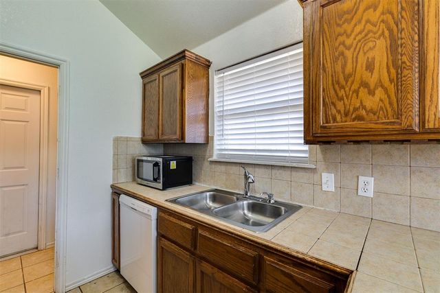 121 Tecumseh Meadows Drive, Norman, OK 73069