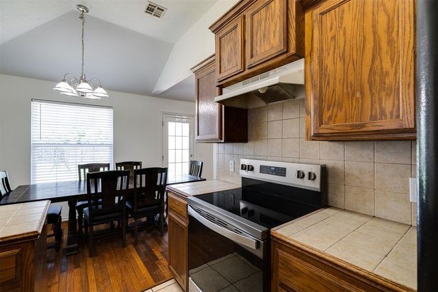 121 Tecumseh Meadows Drive, Norman, OK 73069