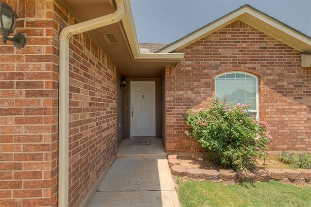 121 Tecumseh Meadows Drive, Norman, OK 73069