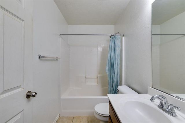 121 Tecumseh Meadows Drive, Norman, OK 73069