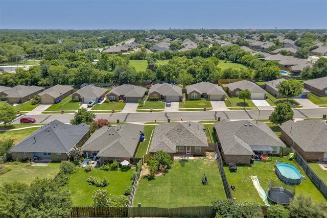 121 Tecumseh Meadows Drive, Norman, OK 73069