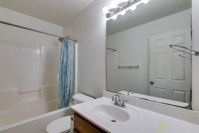 121 Tecumseh Meadows Drive, Norman, OK 73069