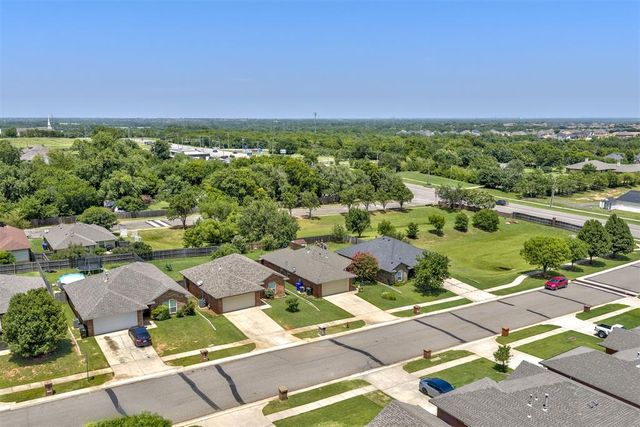 121 Tecumseh Meadows Drive, Norman, OK 73069