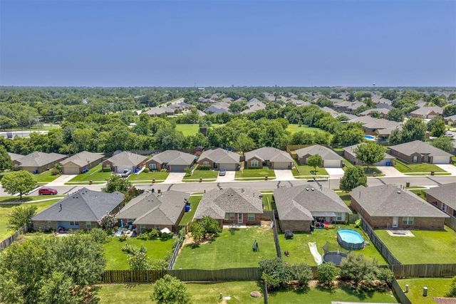 121 Tecumseh Meadows Drive, Norman, OK 73069