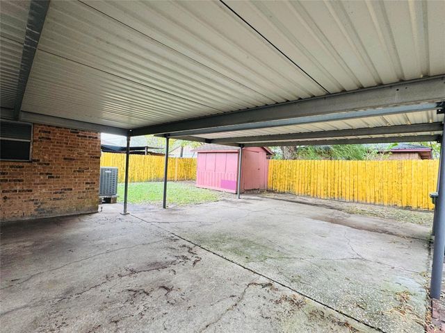 8842 Barton Street, Houston, TX 77075