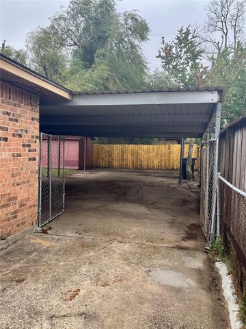 8842 Barton Street, Houston, TX 77075