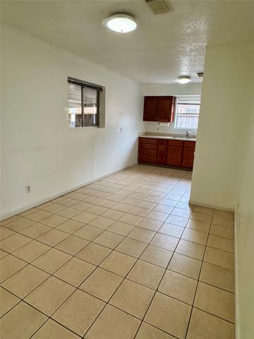 8842 Barton Street, Houston, TX 77075
