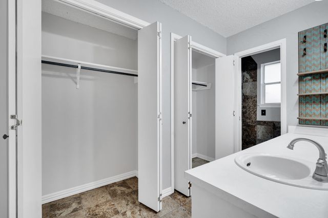 2004 Valley Drive, Crowley, TX 76036