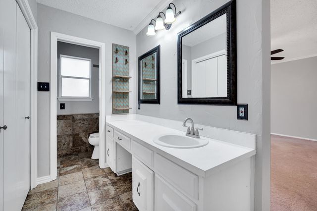 2004 Valley Drive, Crowley, TX 76036