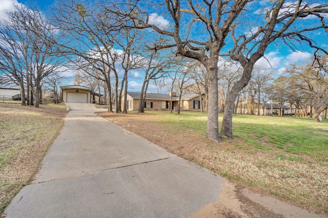 2004 Valley Drive, Crowley, TX 76036