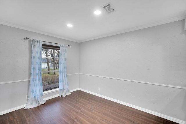 2004 Valley Drive, Crowley, TX 76036