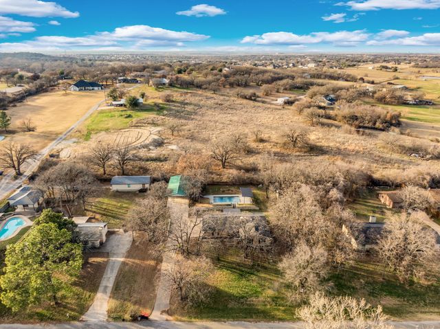 2004 Valley Drive, Crowley, TX 76036