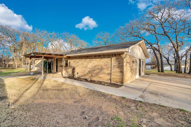 2004 Valley Drive, Crowley, TX 76036