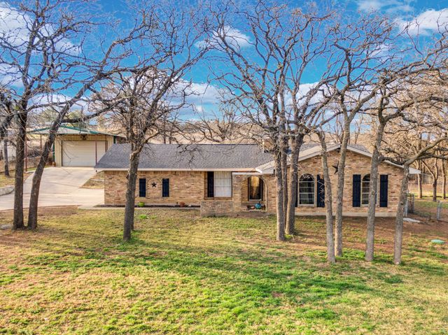 2004 Valley Drive, Crowley, TX 76036