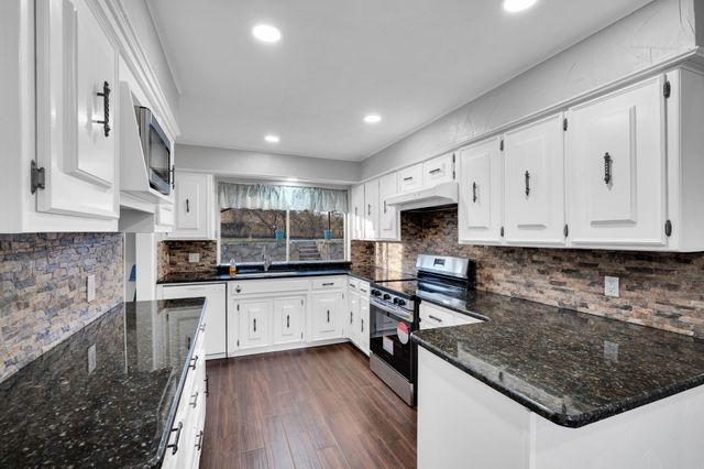 2004 Valley Drive, Crowley, TX 76036