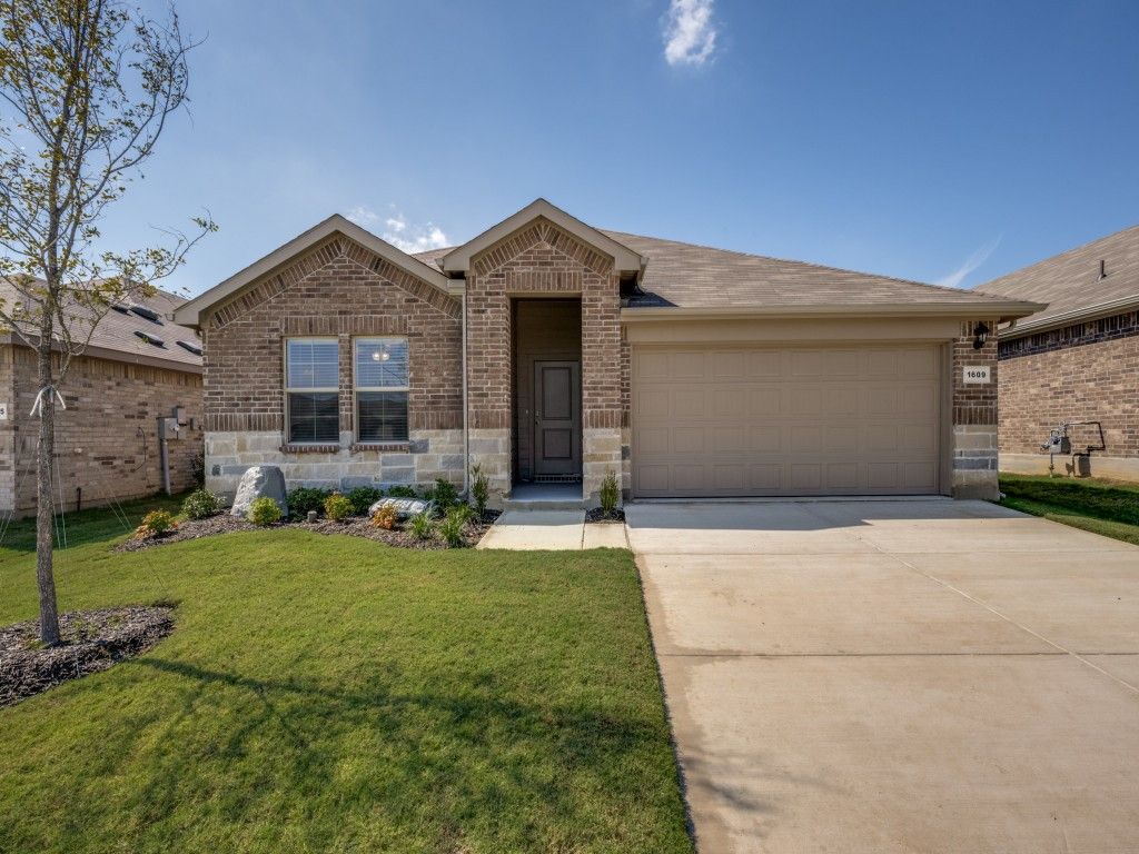 1609 Cansler Drive, Krum, TX 76249
