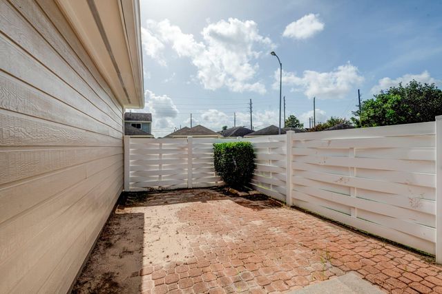 9622 Farrell Drive, Houston, TX 77070