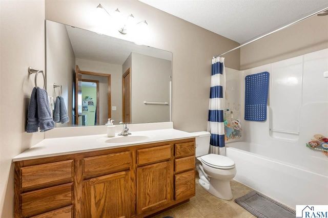 109 La Costa Lane, Mankato, MN 56001