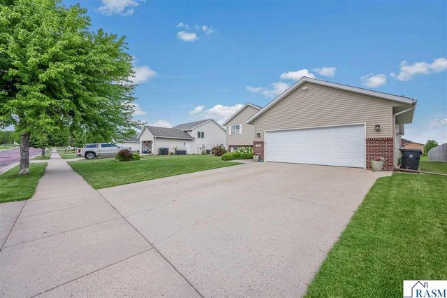 109 La Costa Lane, Mankato, MN 56001