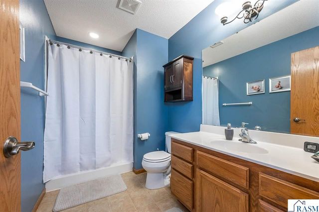 109 La Costa Lane, Mankato, MN 56001