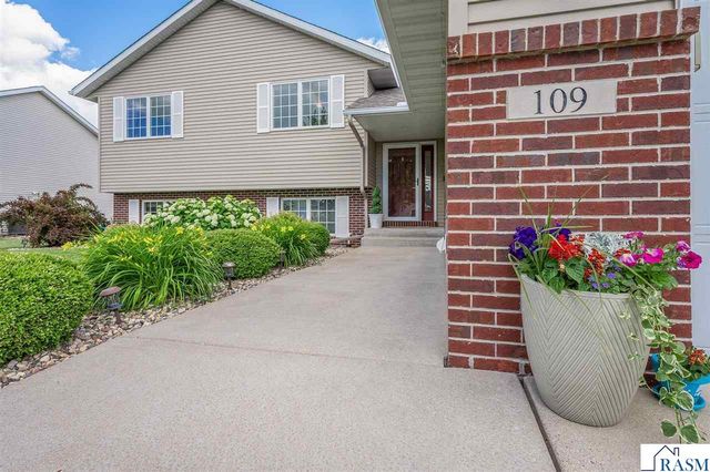 109 La Costa Lane, Mankato, MN 56001