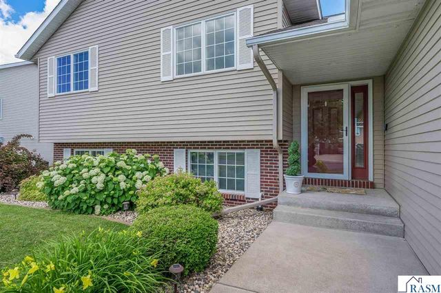 109 La Costa Lane, Mankato, MN 56001